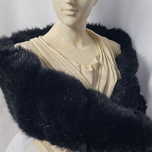 Black Faux Fur Stoll Pleasant Pheasant